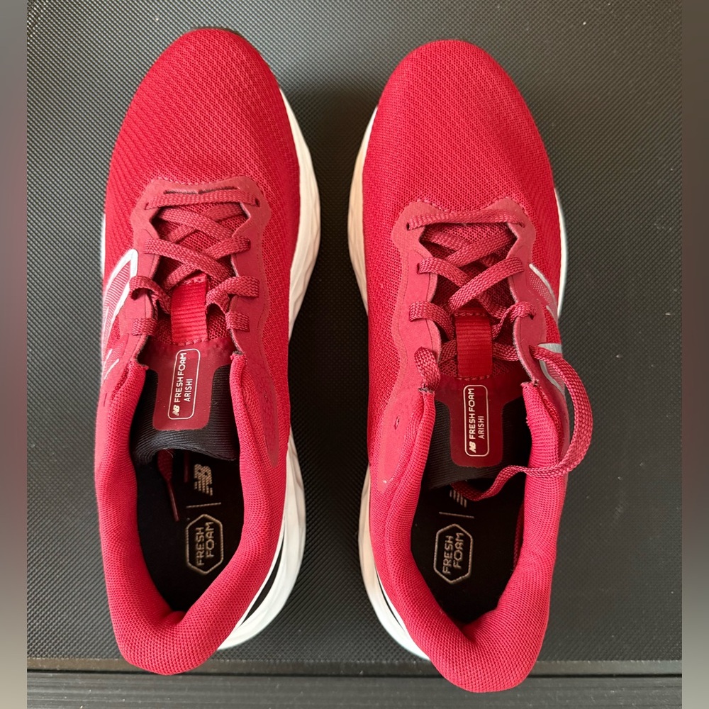 New Balance Fresh Foam Arishi V4 - Crimson